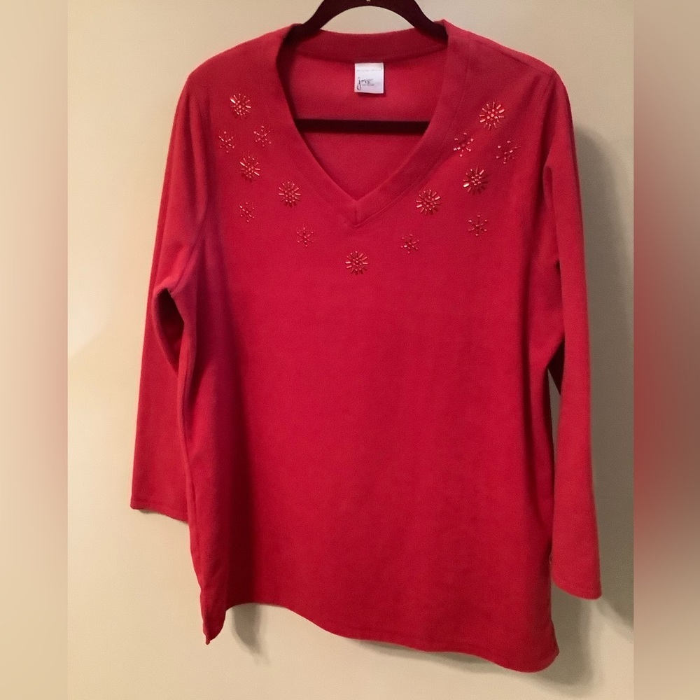 JMS Micropolar v- neck size 1X red Christmas top maybe worn once or not at all.